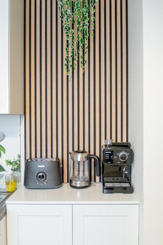 HLY| APT by Wenceslas square fit up to 6 guests - image 9