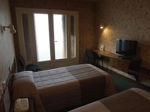 Chambre avec 2 lits, douche