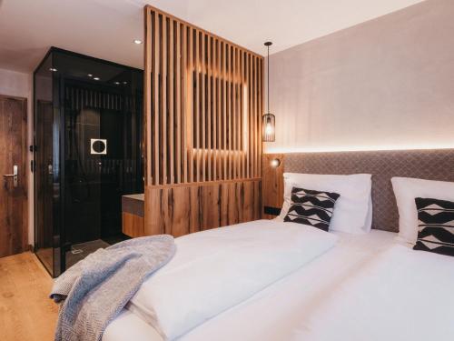 Double Room image 4