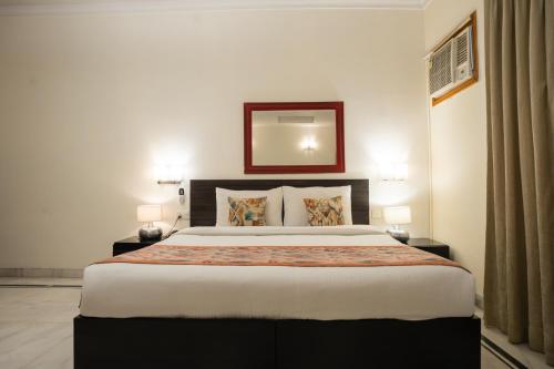 Luxury Double Room image 6