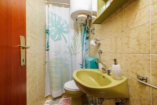 Three-Bedroom Apartment image 4