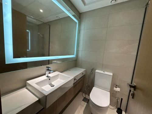 AZIZI FAWAD - Minimal 1 Bed Apartment with Balcony - Pool and City skyline view, Dubaj (zdjęcie 5)