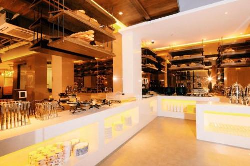 James Joyce Coffetel·Shanghai New International Expo Cente, Shanghai (photo 9)