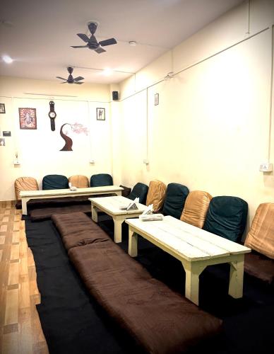 Restoran, Om Rest House by Bunny Cafe Varanasi in Varanasi