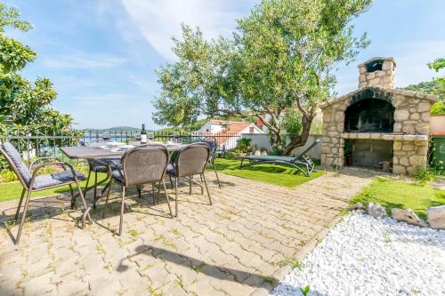 Létesítmények, Apartment Kiara near the beach in Primosten Burnji