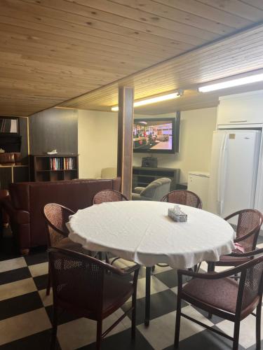 Hôtel Auberge St-Félicien (Hotel Auberge St-Felicien) in เซนต์ เฟลิเชี่ยน