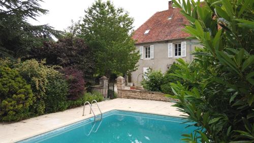 Peldbaseins, Le Cèdre Bleu - GITE (Le Cedre Bleu - GITE) in Châtenois (Franche-Comte)
