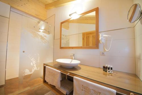 Wallegg Lodge - Alpine Premium Chalet - Ski In-Ski Out