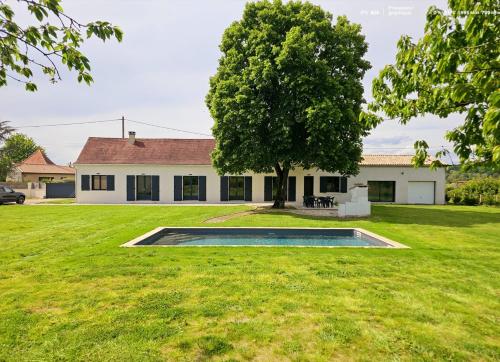 Maison en pierre, Piscine chauffée, Parc 1Ha gîte à louer La Maroutie