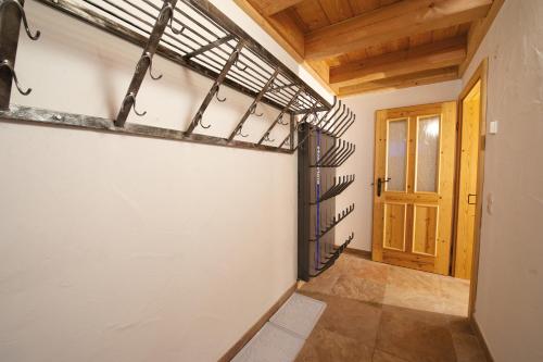 Wallegg Lodge - Alpine Premium Chalet - Ski In-Ski Out