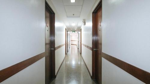RedDoorz @ Express Inn Lapu Lapu – City of Lapu-Lapu, IL