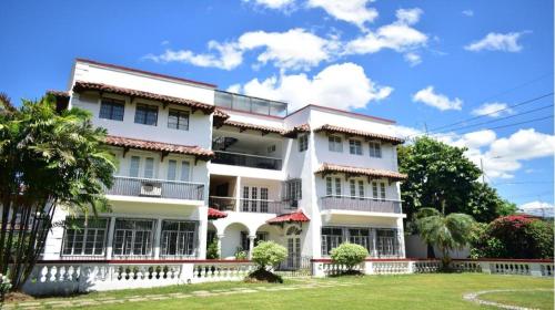 The Henry Suites MiraNila Quezon City, Manila