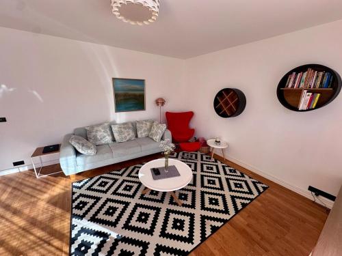 Cozy apartment in Kadriorg Park, Таллин