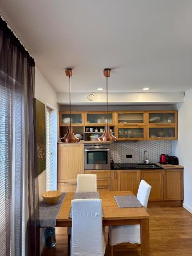 Cozy apartment in Kadriorg Park, Таллин (фото 8)