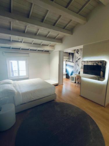 Studio Apartment image 7