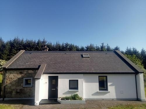 . Kearneys Cottage, Dugort, Achill Island, County Mayo - 3 Bedroom Sleeps 6