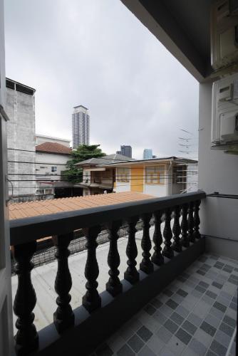 Lee Home Bangkok - image 12