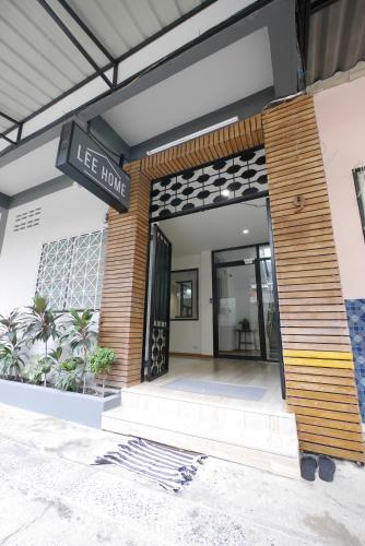 Lee Home Bangkok, Bangkok
