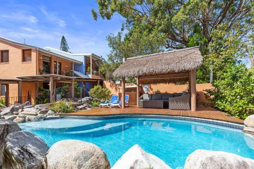 Noosa private sanctuary, walking distance to beach