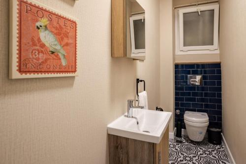 Elegant 3BD Bosphorus Views Chic Kadıkoy Home #384 - image 7