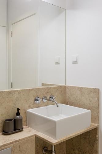 Calçada de Santo Amaro Apartments - image 14