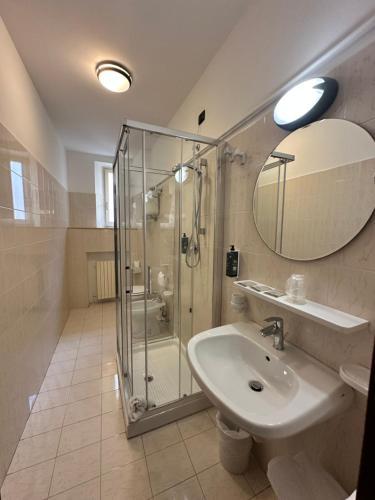 Hotel Roma Assisi in إيريمو ديلي كارتشيري