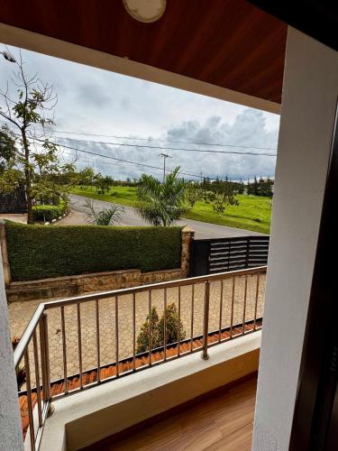 Family Two-Bedroom Apartment with View image 3