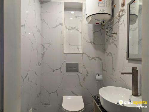 One-Bedroom Apartment image 10
