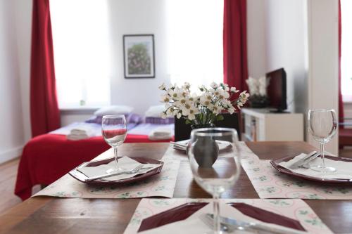 Old Vienna Apartments - image 3