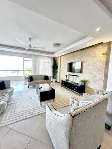 Ocean view 3br four beds , 2nd avenue nyali,behind city mall and nyali centre in Mombasa