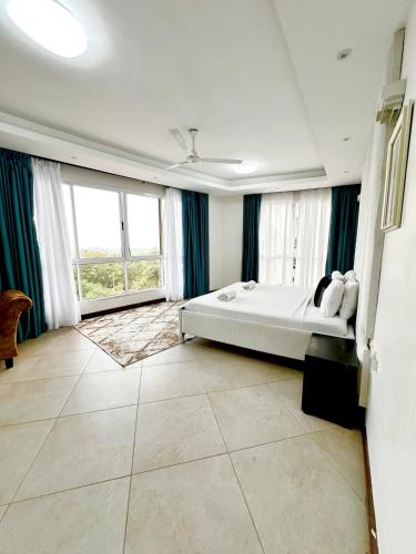 Ocean view 3br four beds , 2nd avenue nyali,behind city mall and nyali centre in Mombasa