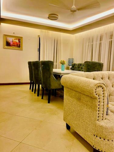 Ocean view 3br four beds , 2nd avenue nyali,behind city mall and nyali centre in Mombasa