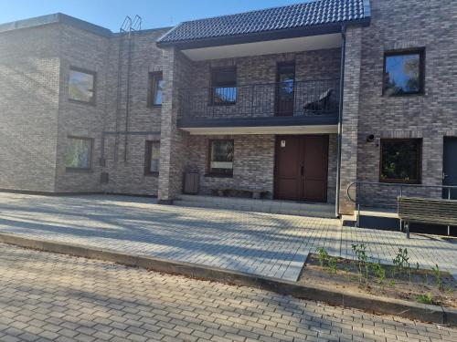 A szálláshely kívülről, Girulių apartamentai prie jūros (Giruliu apartamentai prie juros) in Giruliai