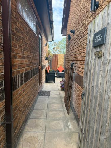 A szálláshely kívülről, Studio C - Newly renovated private 1 bed studio near Trent Bridge Cricket Ground and National Water  in Gamston