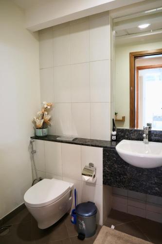 Nivis find-Affordable & Spacious 1 BHK- 10 Mins to Dubai Mall, Dubai (photo 2)
