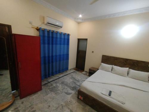 Standard Double Room with Fan image 2