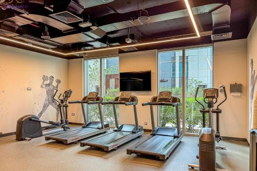 Dream Inn Apartments - Dubai Creek Harbour - image 2