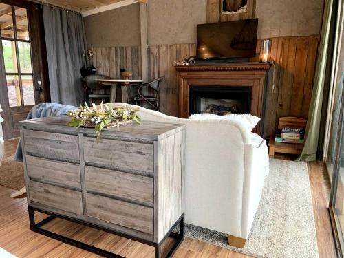 Cozy Cabin Rental on a Farm for a Weekend Getaway in Tennessee in Madisonville (TN)