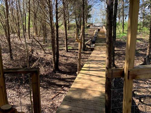 Cozy Cabin Rental on a Farm for a Weekend Getaway in Tennessee in Madisonville (TN)