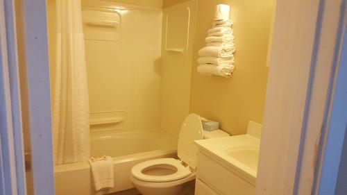 Knights Inn and Suites - Grand Forks