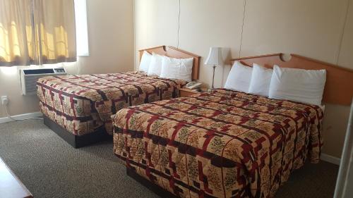 Knights Inn and Suites - Grand Forks