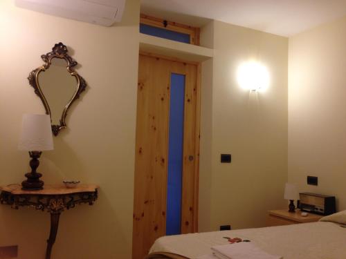 Queen Carolina's Homes - Apartments in Old Town, Neapel (Foto 8)