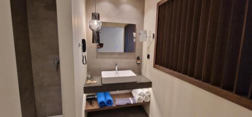 Cosmopolitan Hotel - image 2