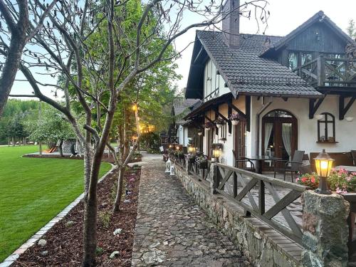 Viesnīcas āriene, Rybakówka Marina Restaurant (Rybakowka Marina Restaurant) in Cierplewo