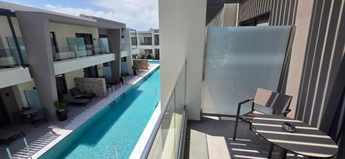 Cosmopolitan Hotel in Lambi