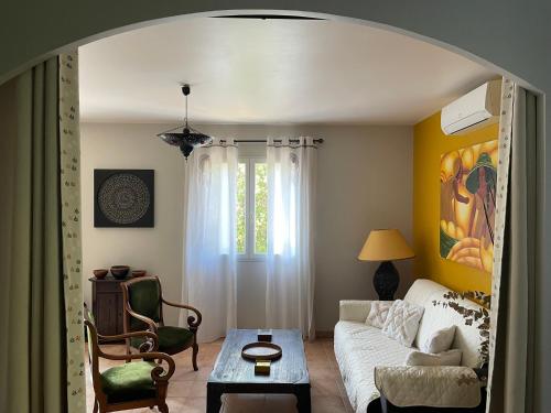 Les Jardins d'Holi appartement proche Uzès chambre d'hôte Sainte-Eulalie