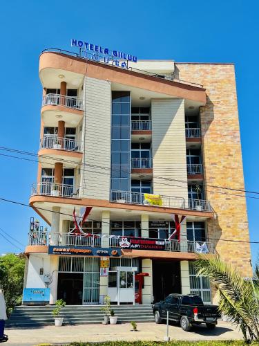 Gillu Hotel