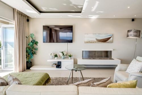 Spacious 3Bed Apt Overlooking Cape Town Panova - image 7