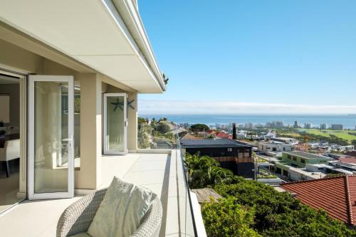 Spacious 3Bed Apt Overlooking Cape Town Panova - image 8