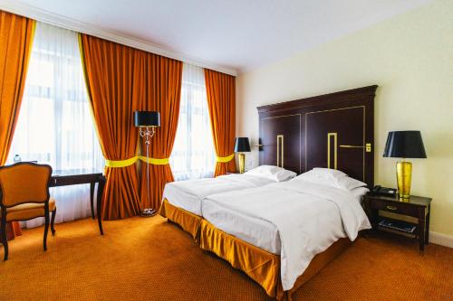 1 queen bed